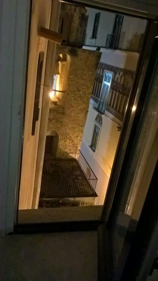 Vicolo Dei Sartori Hotel Salerno Exterior foto